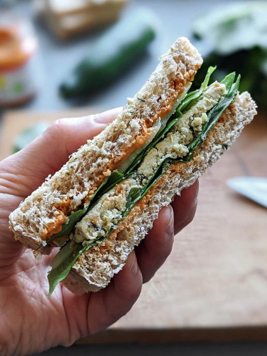 Veganes Sandwich mit "Feta" OOHMAMI!