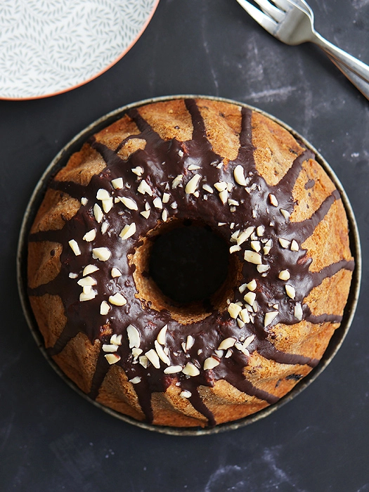 Saftiger Rührkuchen mit Kirschen