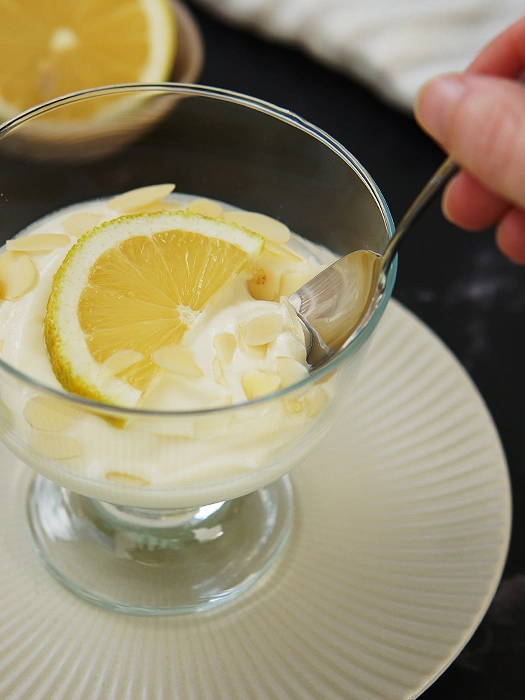 Schnelle leckere Zitronencreme
