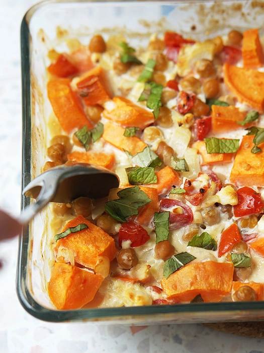 Vegetarischer Auflauf mit Schafskäse und Süßkartoffel