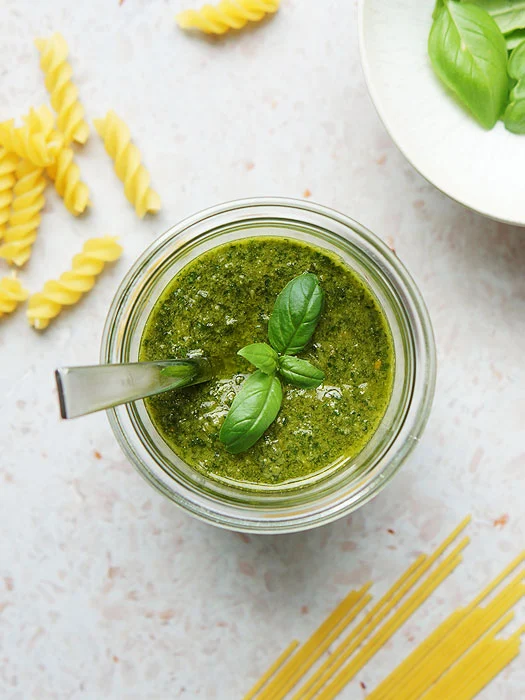 Basilikum-Pesto ohne Parmesan